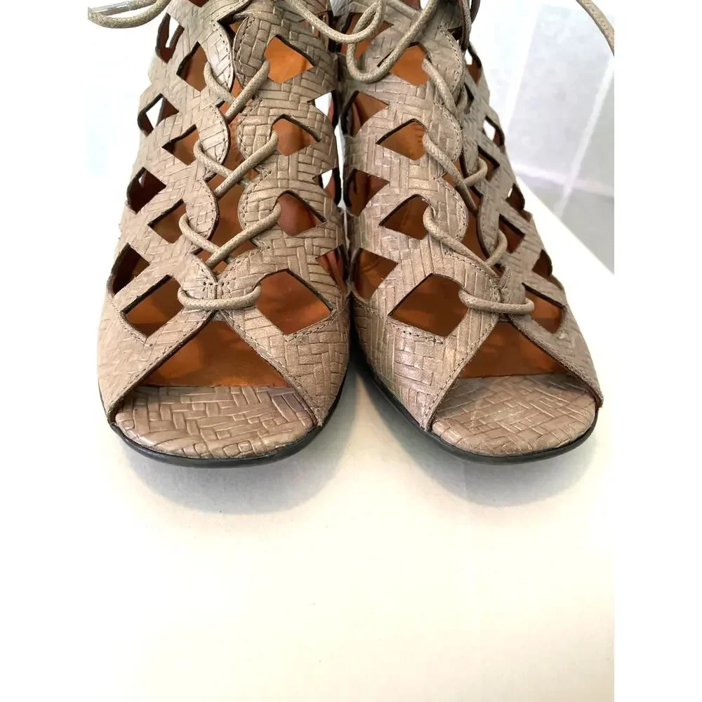 Gentle Souls Okey Dokey Neutral Leather Cage Sandals 7 Lace Up Lattice Cut Out
